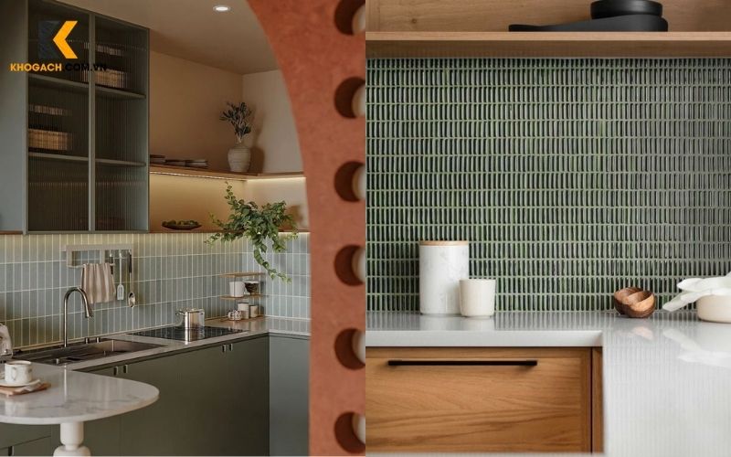 Mosaic dạng sọc giúp bếp nhỏ trông rộng hơn