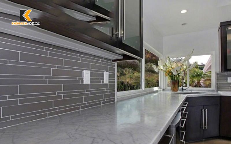 Gạch ceramic ốp mặt bàn bếp